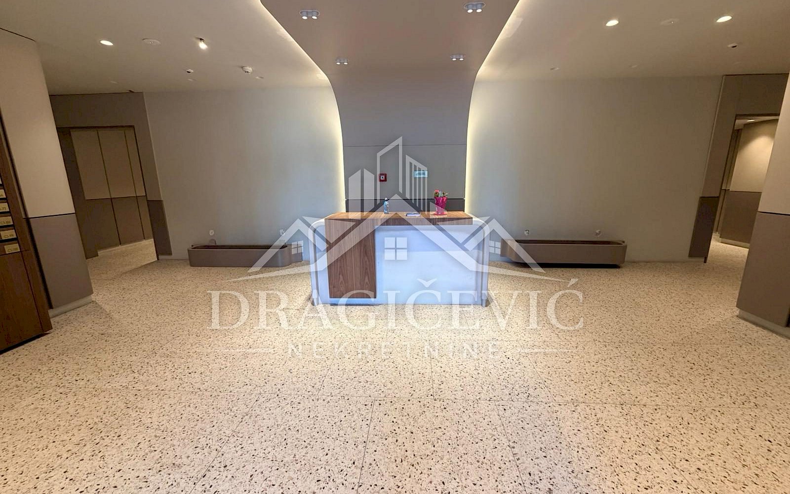 Airport City dvosoban Lux Stan 55m2 u Bloku 65
