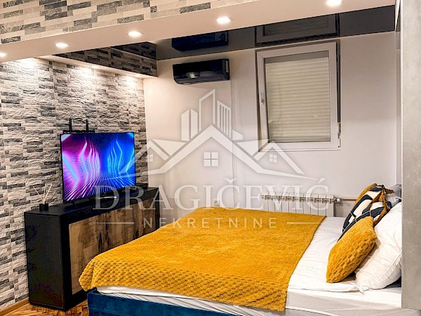 Apartmam 30m2 Bulevar kralja Aleksandra