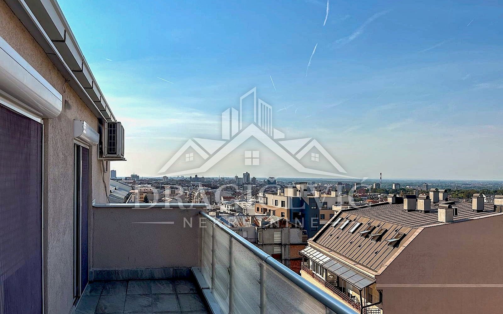 Penthouse dupleks sa garažom kod Šeste beogradske gimnazije