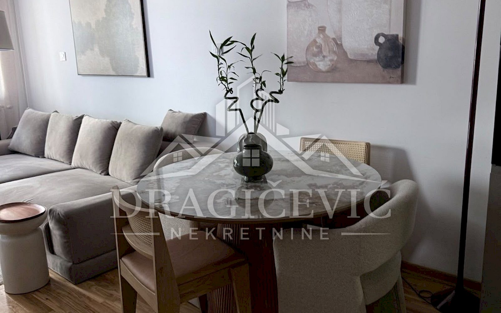 Dvosoban stan na Vračaru 57m2