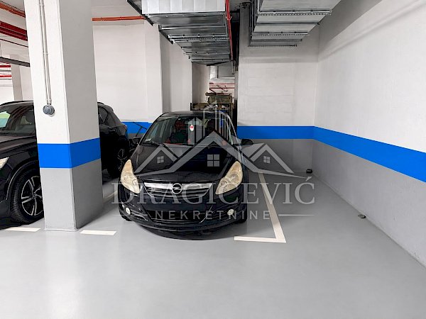 Gražno mesto 12,5m2 odmah dostupno