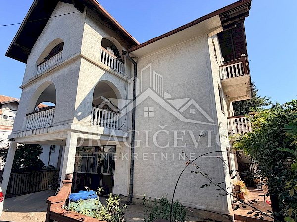 Kuća na Novom Beogradu 280m2