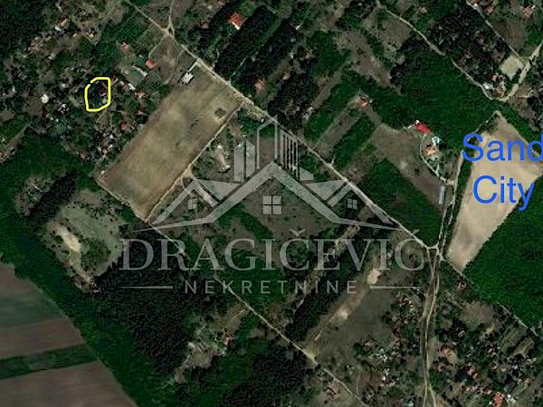 Plac 14 ari sa započetim objektom 100m2