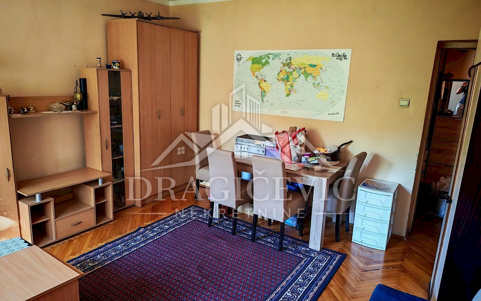 Uknjižen stan 41m2 Karaburma