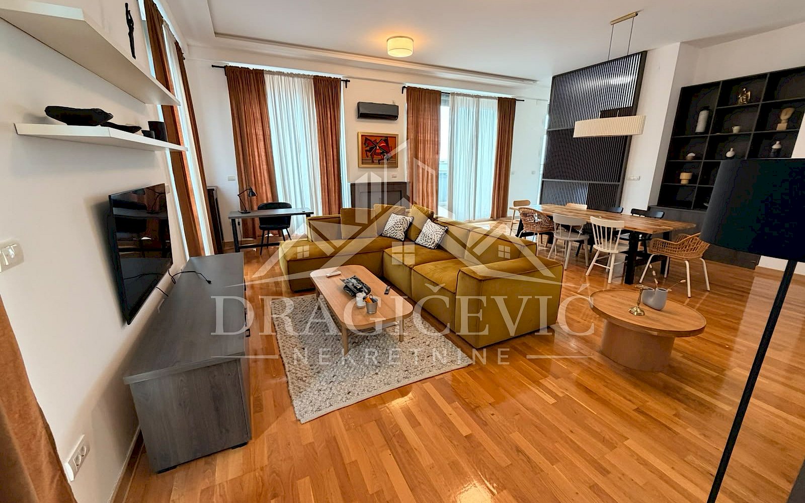 Penthouse četvorosoban stan 193m2
