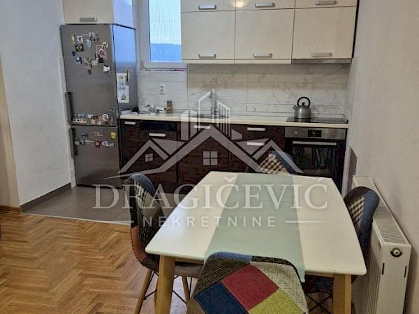 Dvosoban stan 43m2 uknjižen 1/1 u Mirijevu